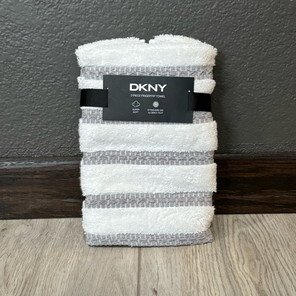 Set of 2 DKNY Gray Grey And White Stripes Striped Stripe Fingertip Hand Towels - Picture 1 of 2